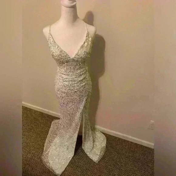 Primavera Formal Prom Dress White with Pastel Sequins Size 4 - Picture 6 of 10